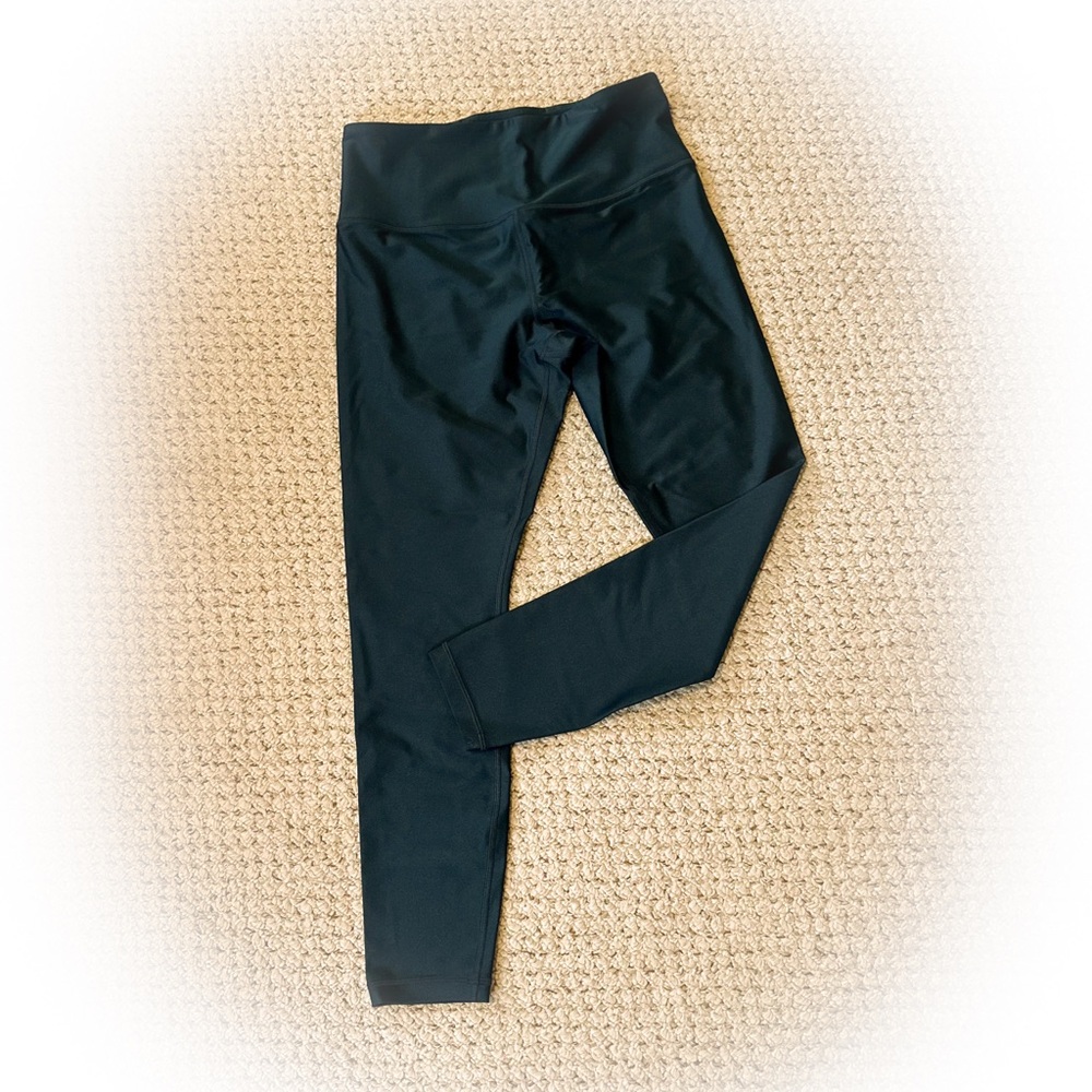 💵 NWOT | ATHLETA Ultra High Rise Sheen Legging in Cypress Green - Picture 3 of 9